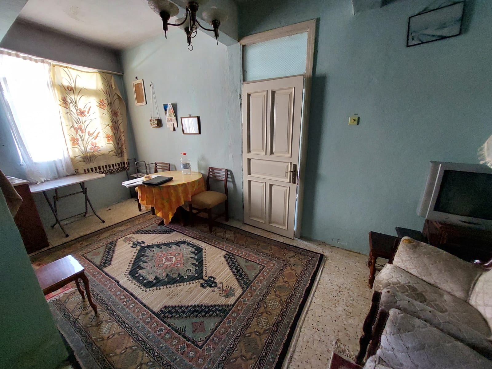 TAŞBAŞI MAHALLESİNDE SATILIK 2+1 EV